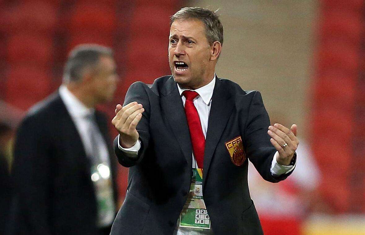 MILAN-拉力赛夜战：瓯越飞鹰队逆转庐州犀牛队，主帅临场妙招本土核心状态回升(冠军拉力赛2000)