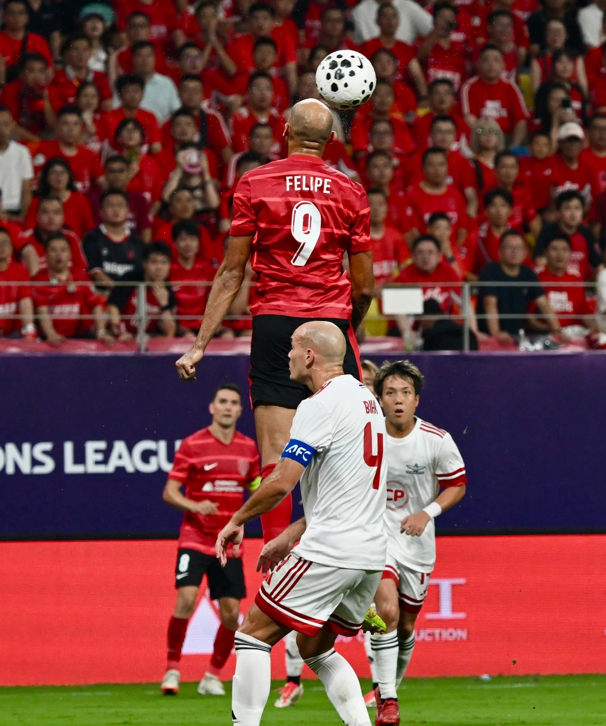 米兰体育-成都蓉城发布备战花絮，窗口期调整名单，法国杯任务艰巨，阵容厚度经受考验的简单介绍