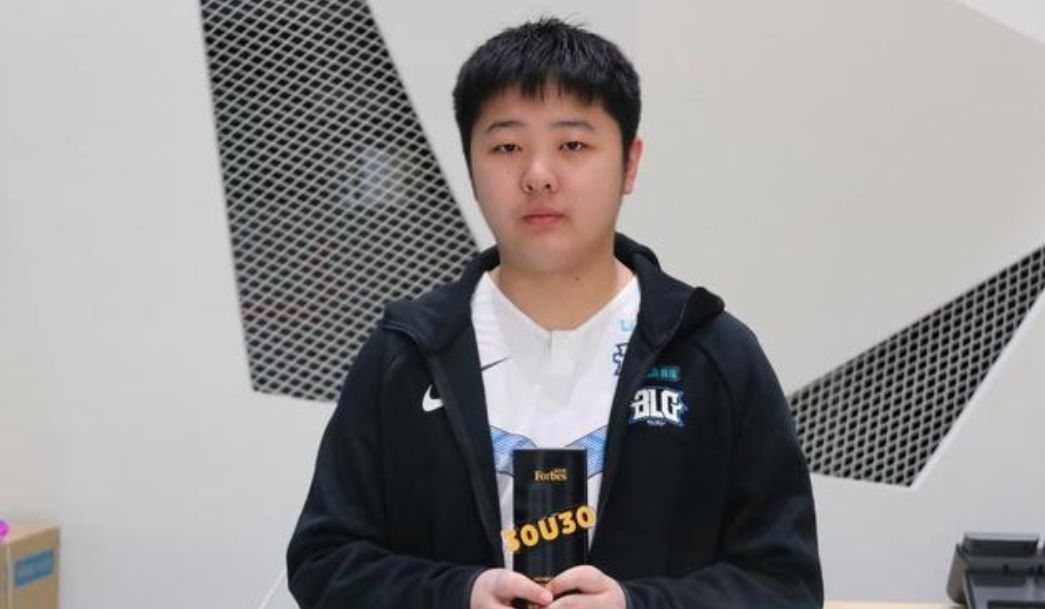 米兰体育-凯恩新星高光表现表现惊艳，TES未来可期！的简单介绍