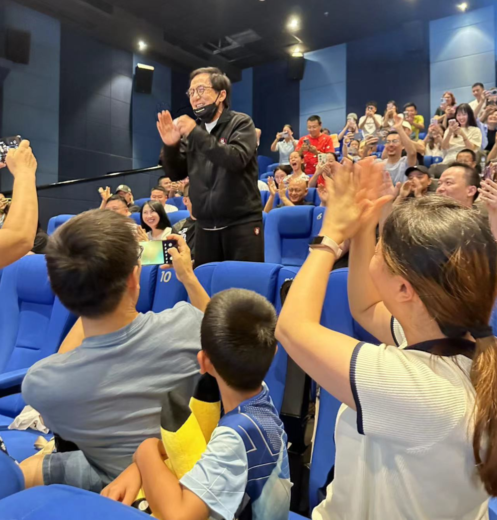 米兰体育-Ming回归赛场，高光表现首场状态亮眼，篮网观众沸腾！的简单介绍