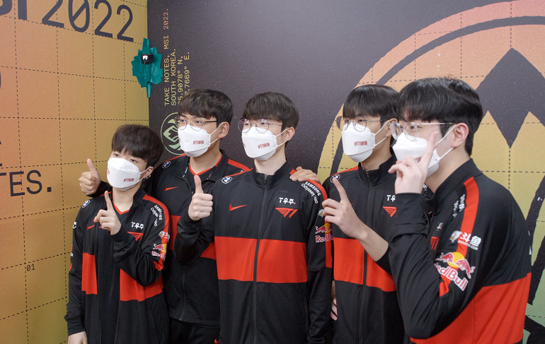 MILAN-关于Faker赛事官方发布高光表现新规，快船争议不断！的信息